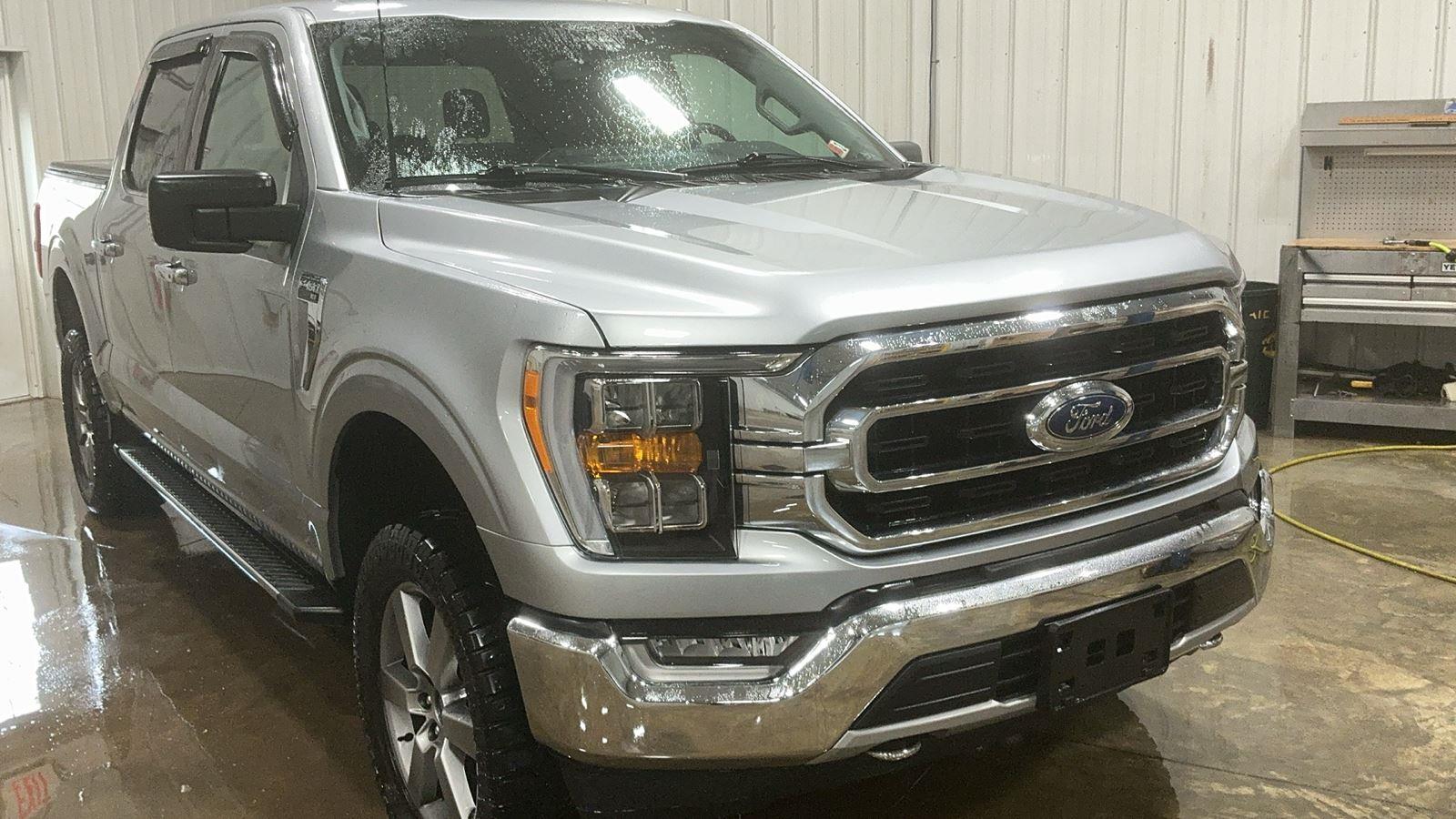 2021 Ford F-150 XLT photo 2