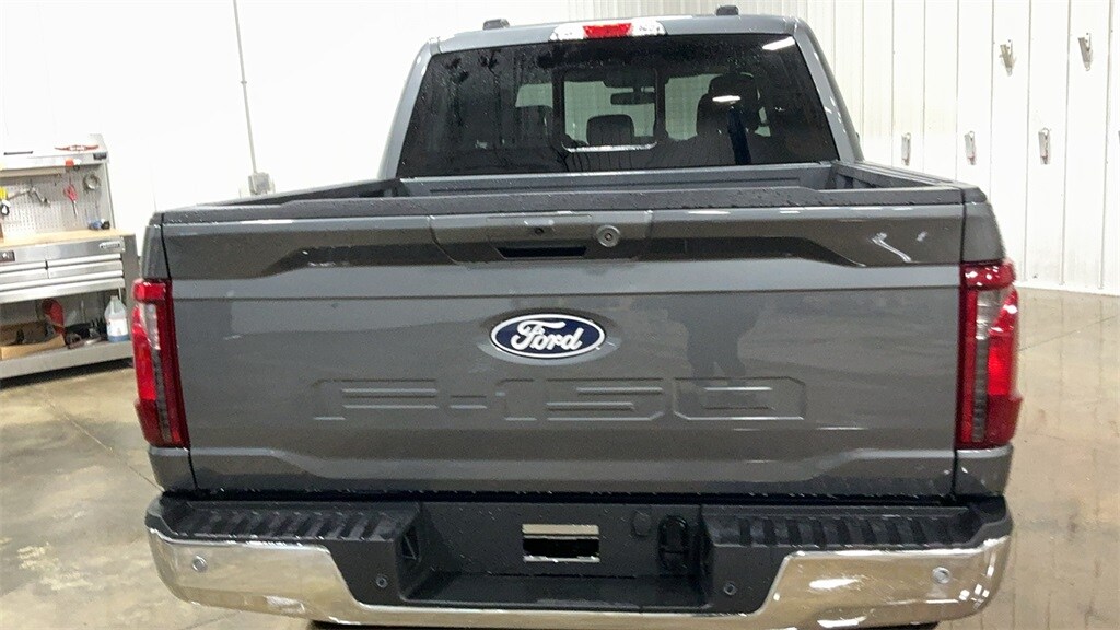 2025 Ford F-150 XLT photo 2