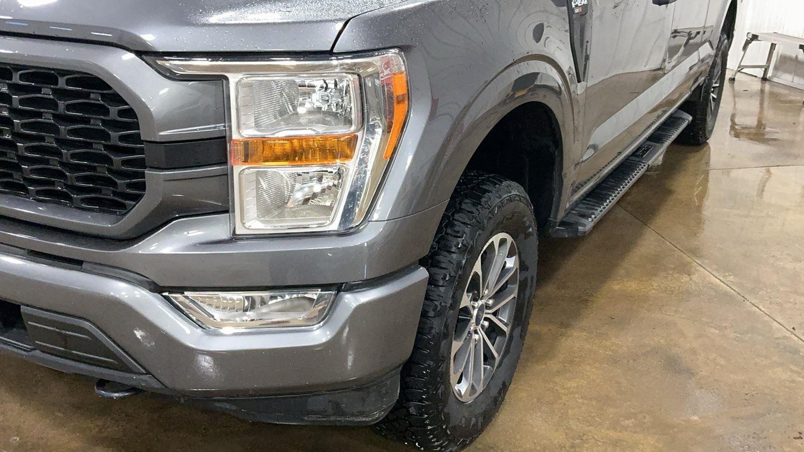 2022 Ford F-150 XL's photo