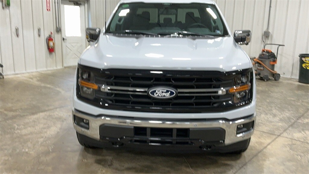 2025 Ford F-150 XLT photo 2