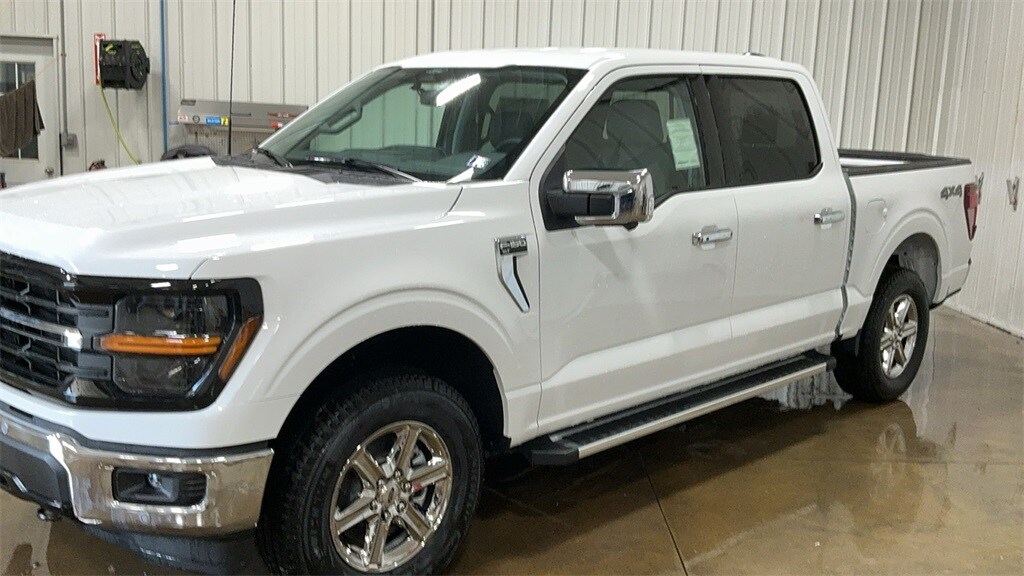 2025 Ford F-150 XLT photo 3