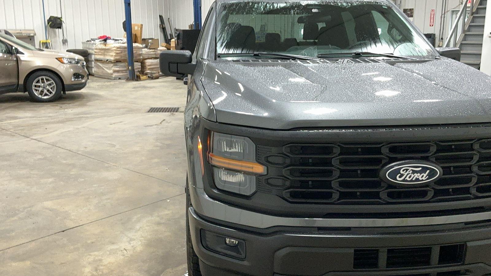 2025 Ford F-150 STX photo 4