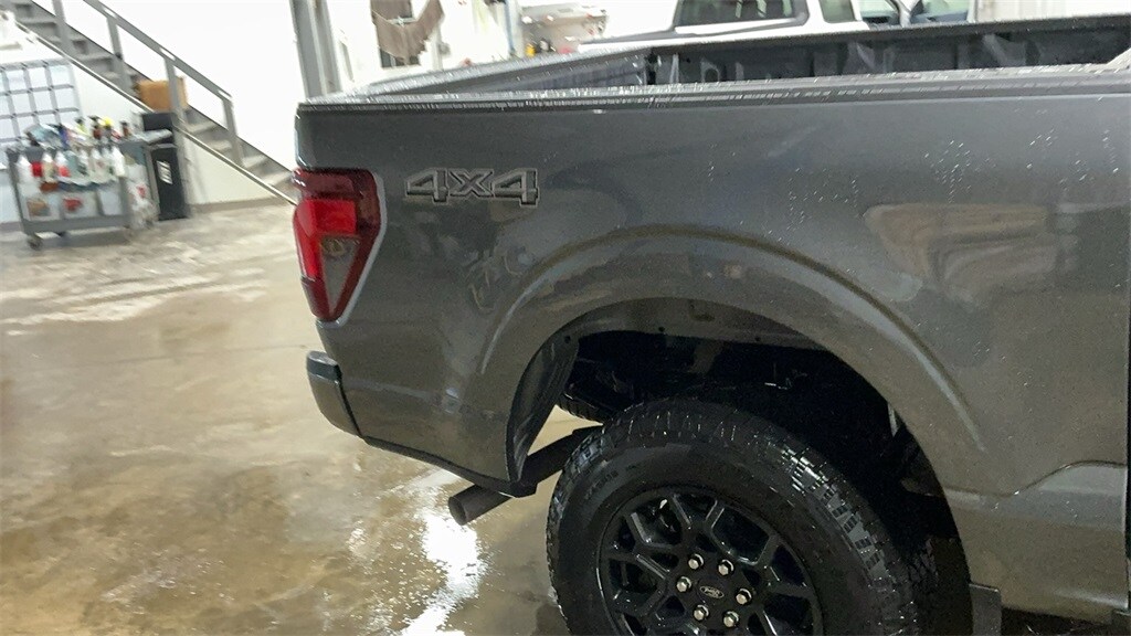 2025 Ford F-150 XLT photo 4