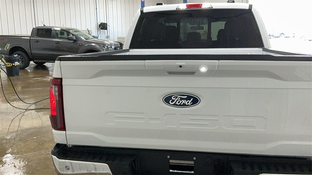 2025 Ford F-150 XLT photo 2