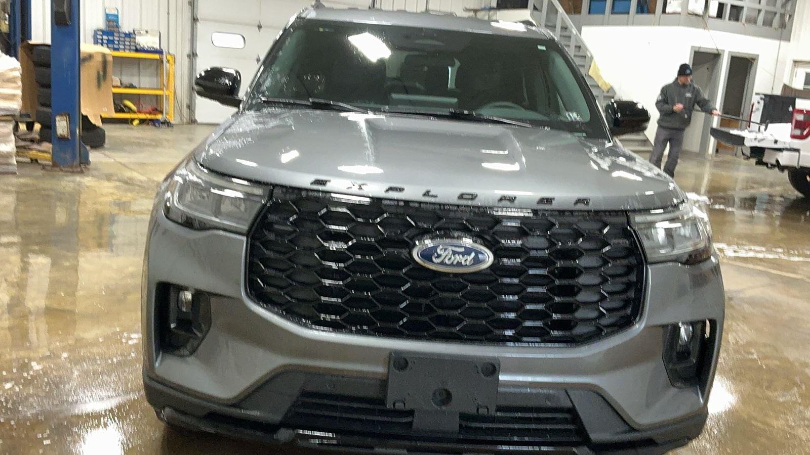 2025 Ford Explorer ST-LINE's photo