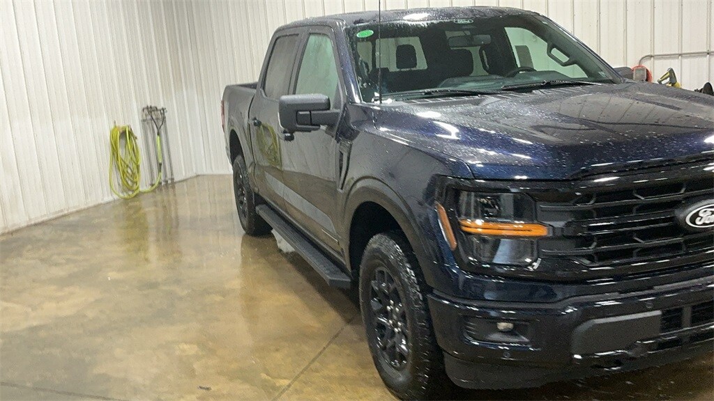 2025 Ford F-150 XLT photo 2