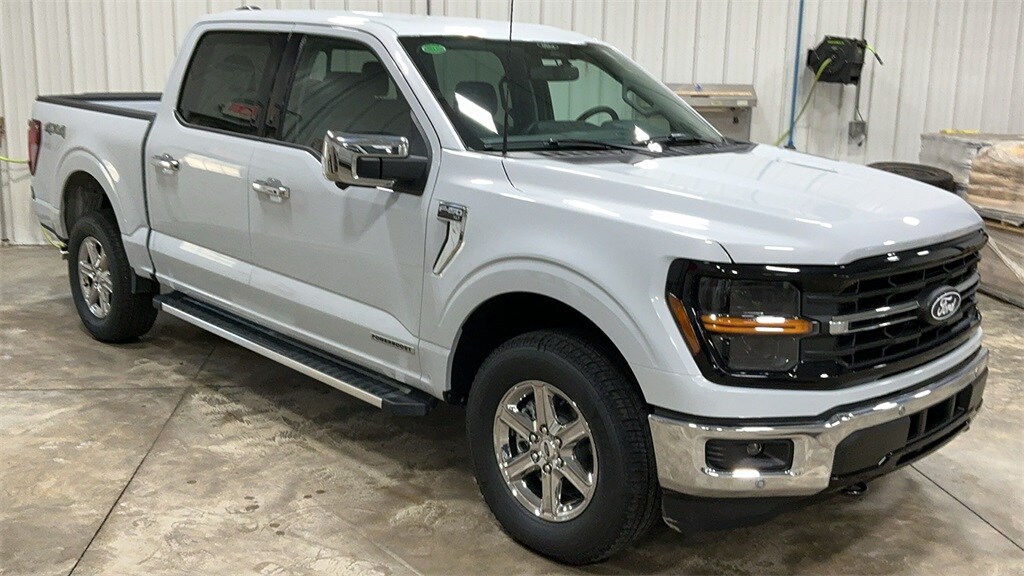 2025 Ford F-150 XLT photo 3