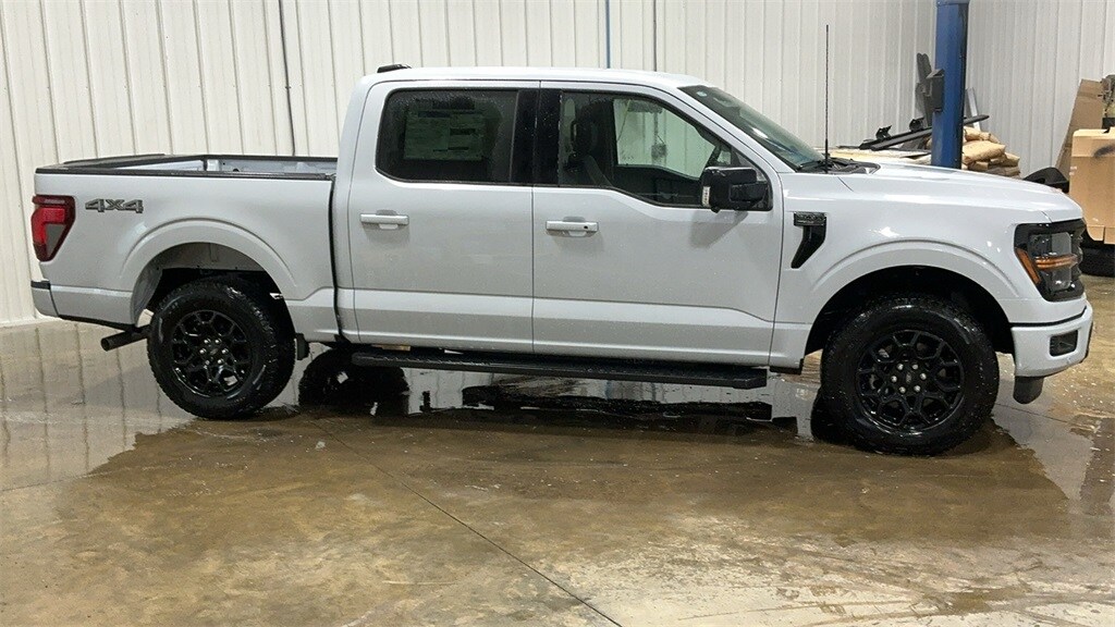 2025 Ford F-150 XLT photo 4