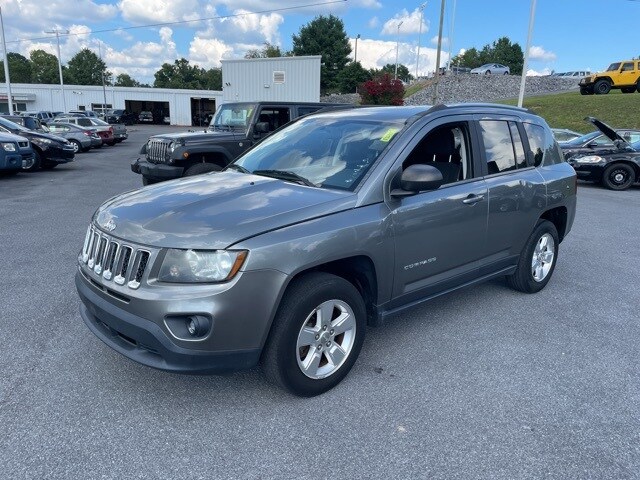 2014 Jeep Compass Sport photo 3