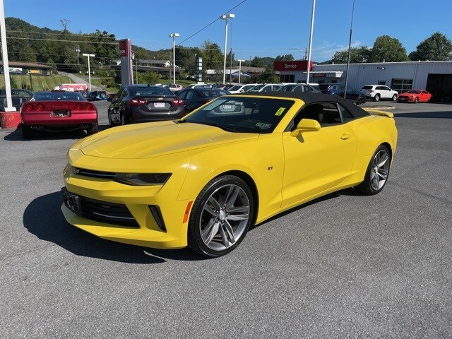 2017 Chevrolet Camaro 1LT photo 4