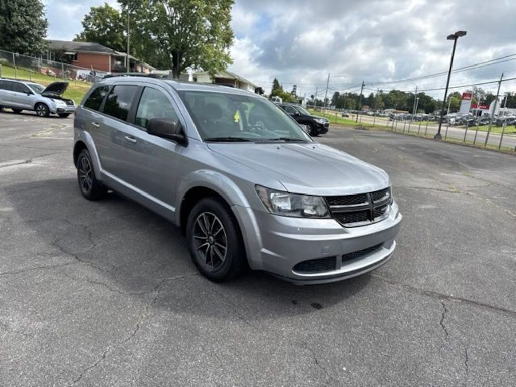 Used 2018 Dodge Journey SE SUV