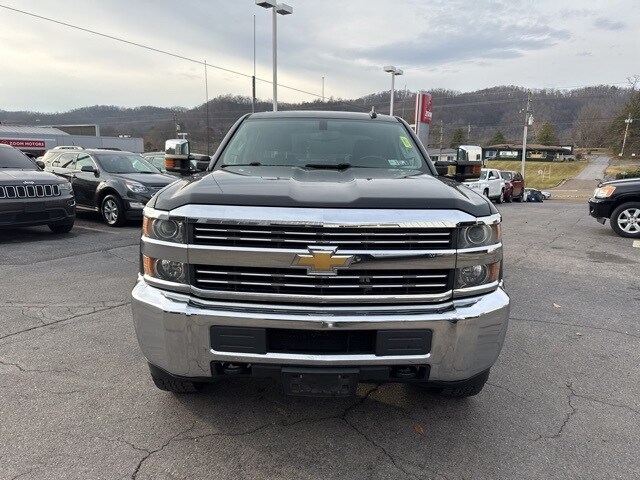 2015 Chevrolet Silverado 2500HD LT photo 3