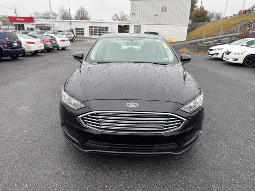 Used 2018 Ford Fusion SE Sedan
