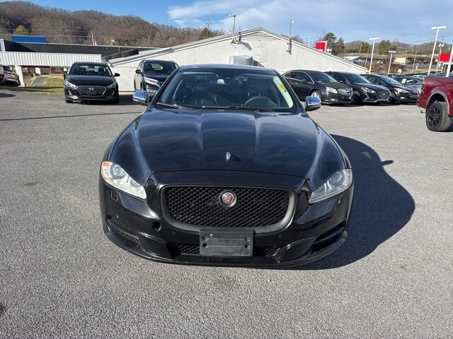 2015 Jaguar XJ Base photo 3