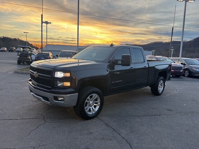 2015 Chevrolet Silverado 1500 LT photo 4