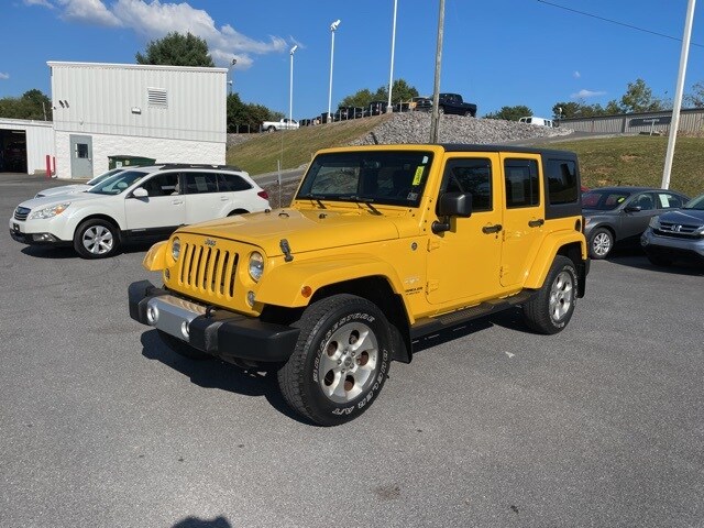 2015 Jeep Wrangler Unlimited Sahara photo 4