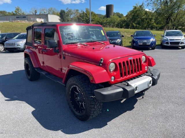 2012 Jeep Wrangler Unlimited Sahara photo 2