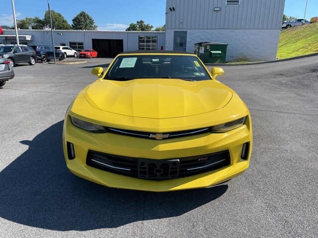 2017 Chevrolet Camaro 1LT photo 3
