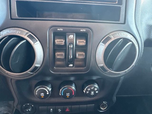 2016 Jeep Wrangler Unlimited Sport S - Photo 17