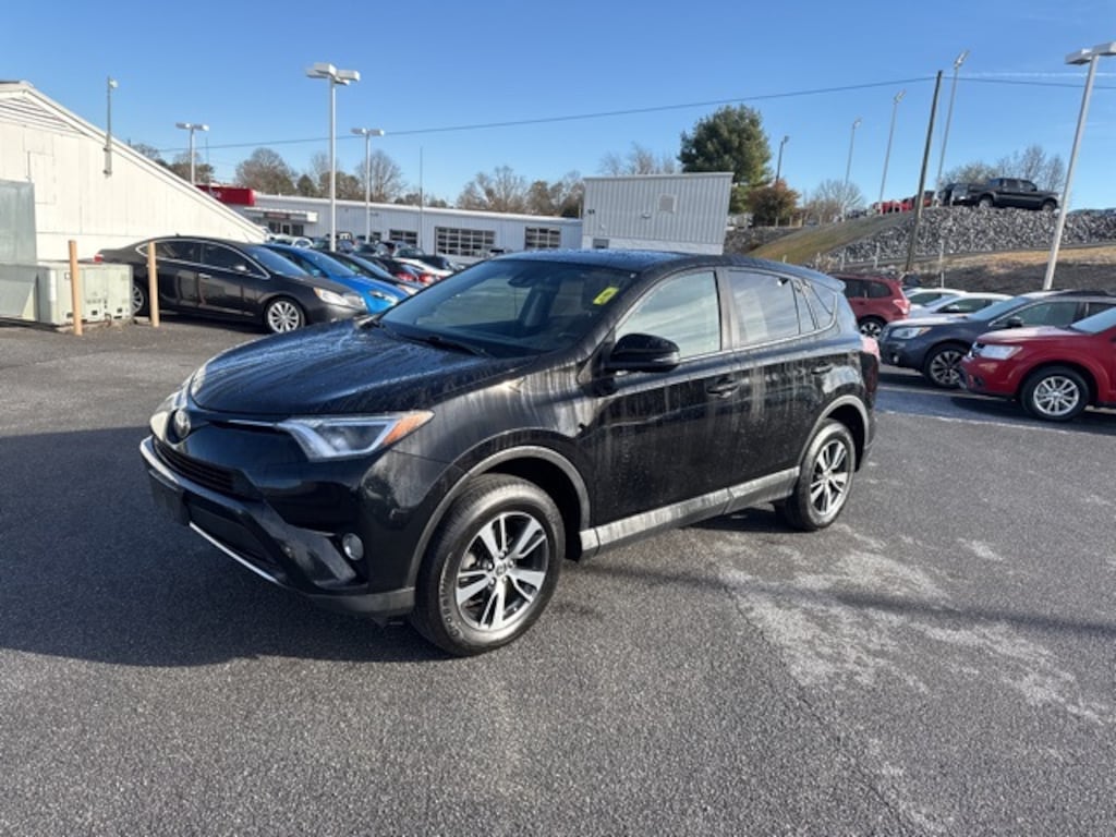 Used 2018 Toyota RAV4 XLE SUV