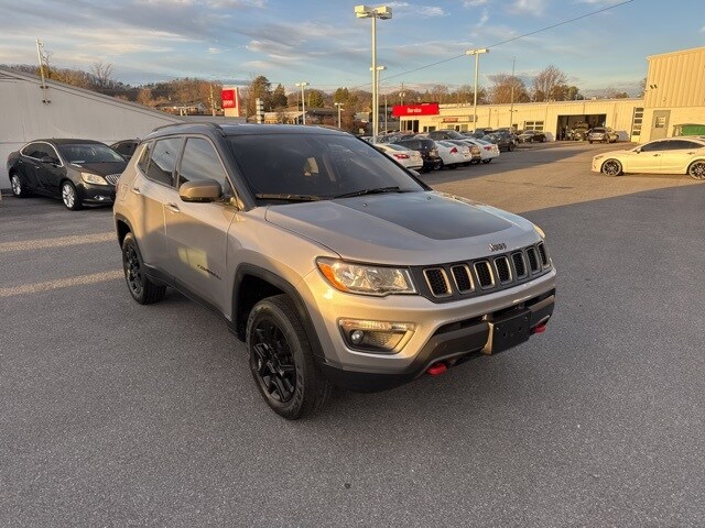 2019 Jeep Compass Trailhawk photo 2