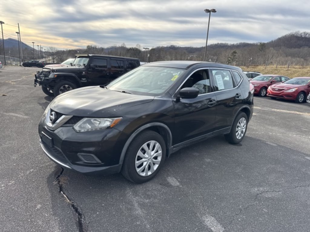 Used 2016 Nissan Rogue S SUV