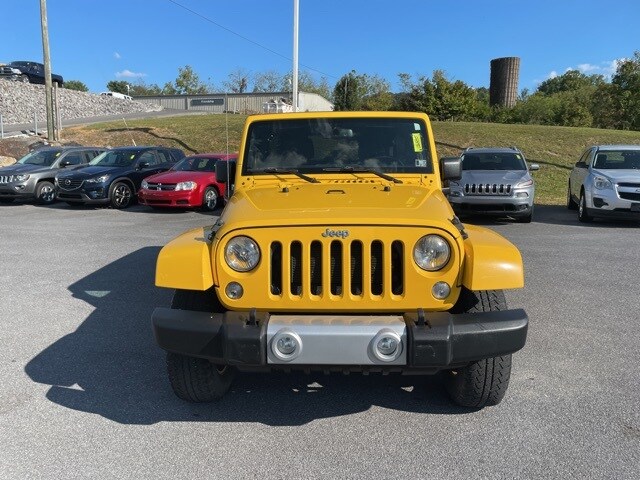2015 Jeep Wrangler Unlimited Sahara photo 3