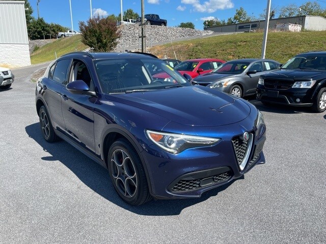 2018 Alfa Romeo Stelvio Sport Q4 photo 2