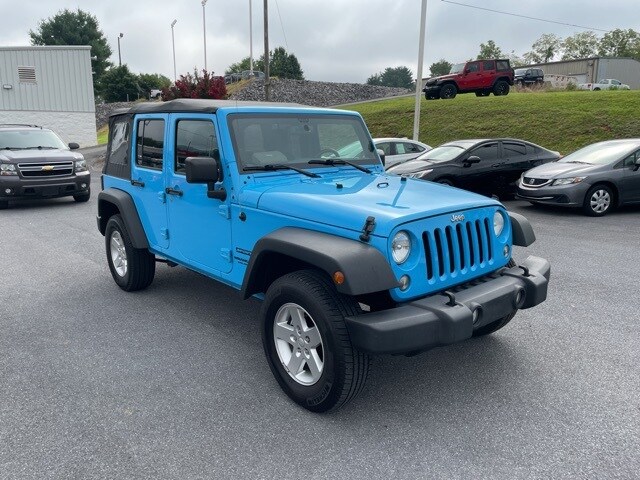 2017 Jeep Wrangler Unlimited Sport photo 2