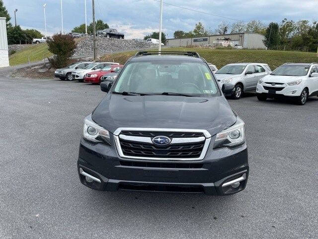 2018 Subaru Forester 2.5i Touring photo 2