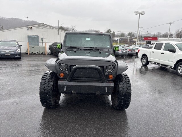 2010 Jeep Wrangler Unlimited Sahara photo 3