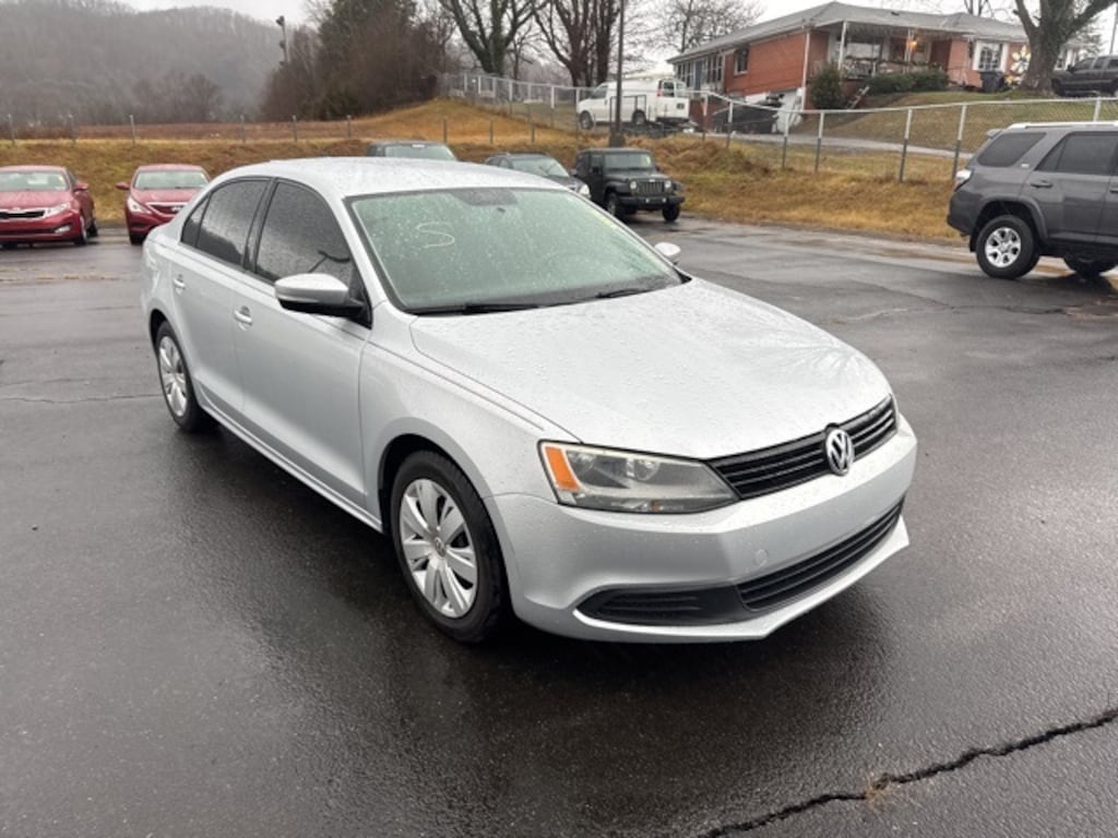 Used 2014 Volkswagen Jetta 1.8T SE Sedan