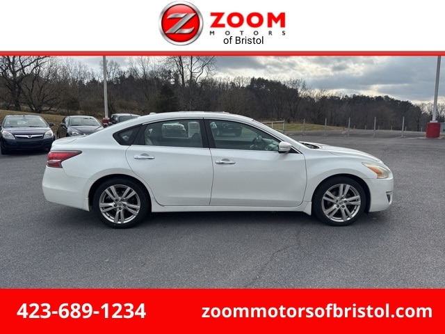 2014 Nissan Altima SL's photo