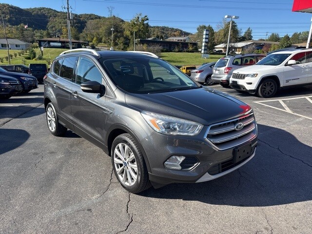 2017 Ford Escape Titanium photo 2