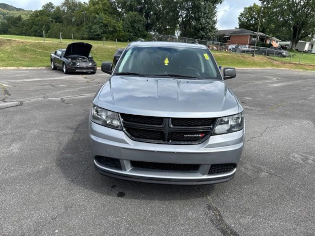 Used 2018 Dodge Journey SE SUV