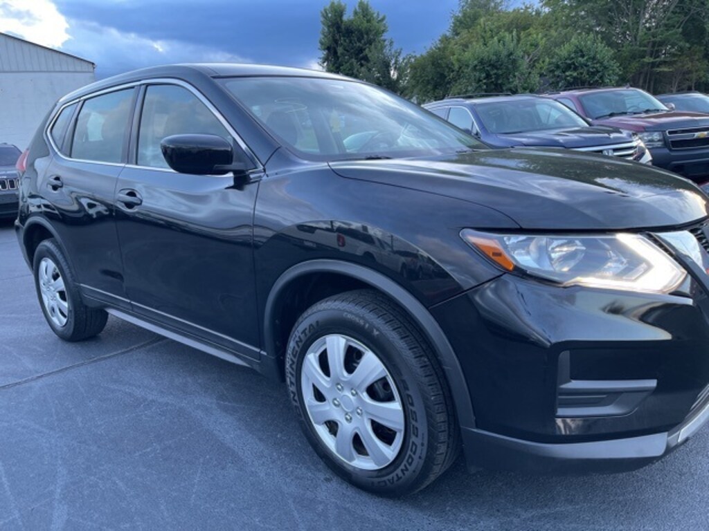 Used 2017 Nissan Rogue S SUV