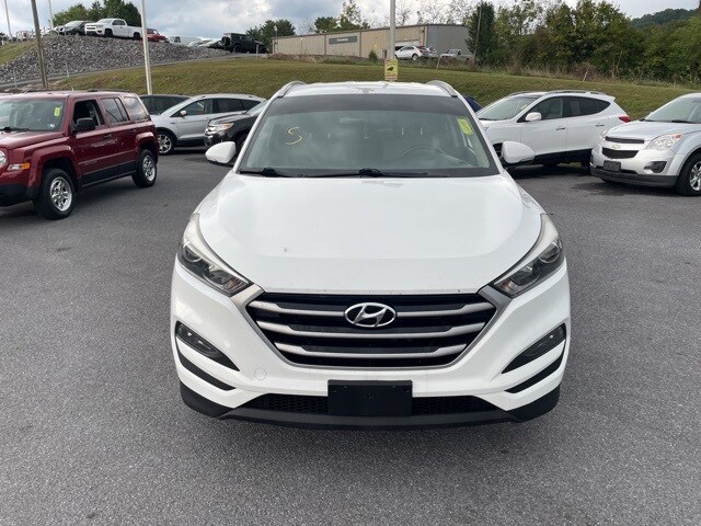 2017 Hyundai Tucson SE Plus photo 3