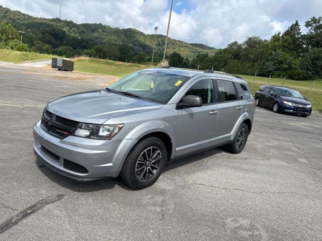 Used 2018 Dodge Journey SE SUV