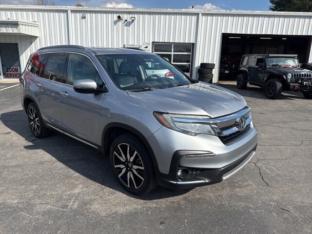 2019 Honda Pilot Elite photo 2