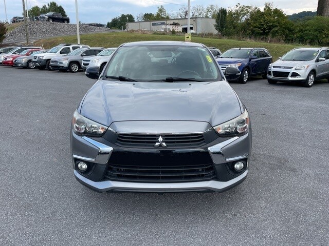 2017 Mitsubishi Outlander Sport LE photo 2