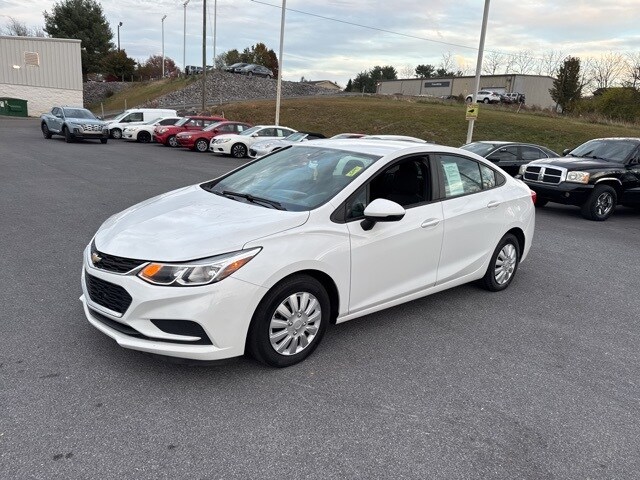 2017 Chevrolet Cruze LS photo 3