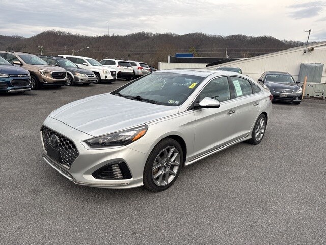 2018 Hyundai Sonata Limited photo 2