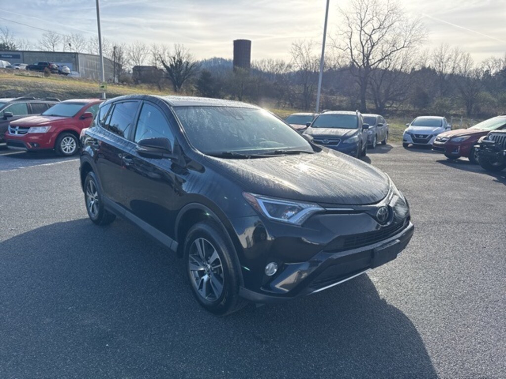 Used 2018 Toyota RAV4 XLE SUV