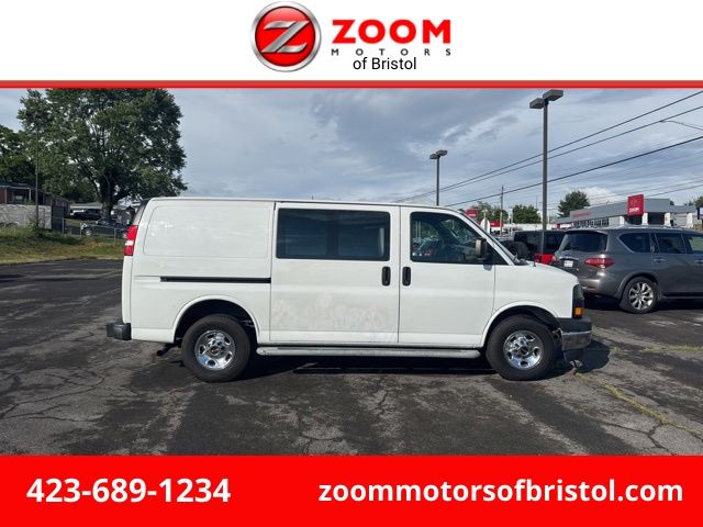 2019 GMC Savana 2500's photo