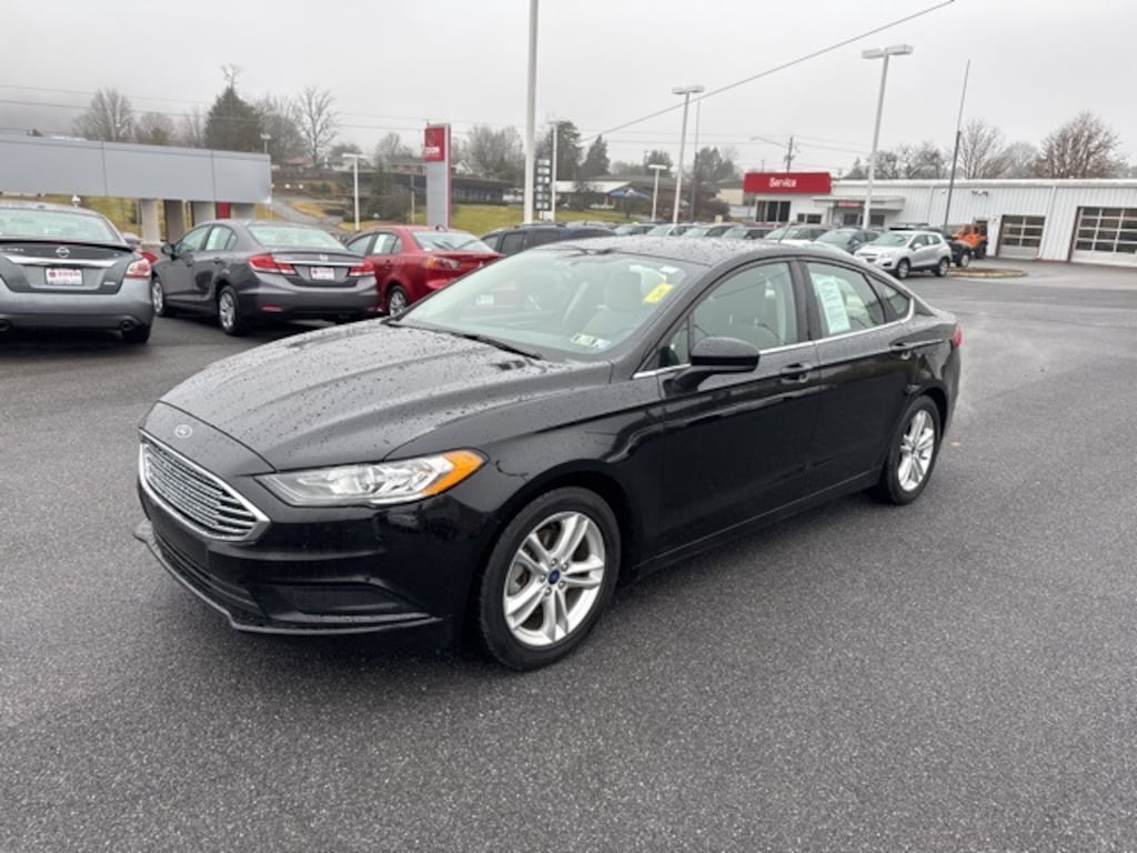 Used 2018 Ford Fusion SE Sedan
