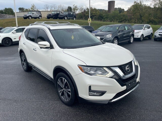 2018 Nissan Rogue SL photo 2