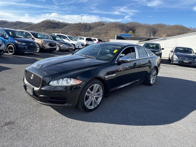 2015 Jaguar XJ Base photo 4