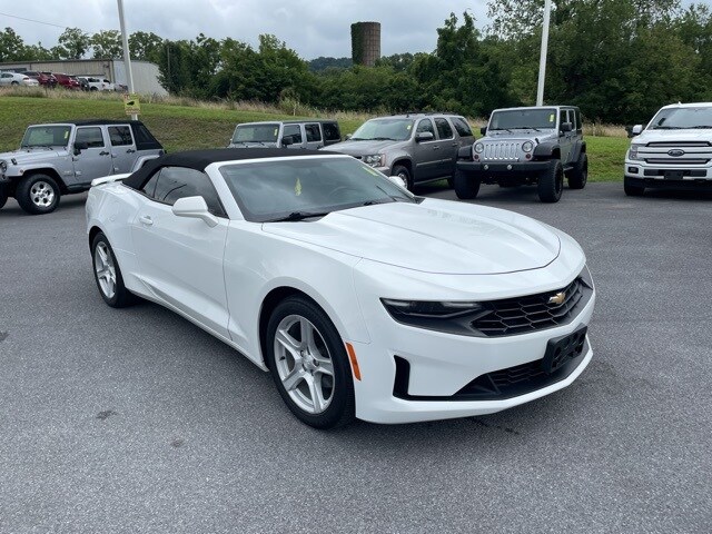 2019 Chevrolet Camaro 1LT photo 2