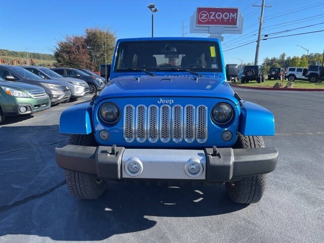 2015 Jeep Wrangler Unlimited Sahara photo 3