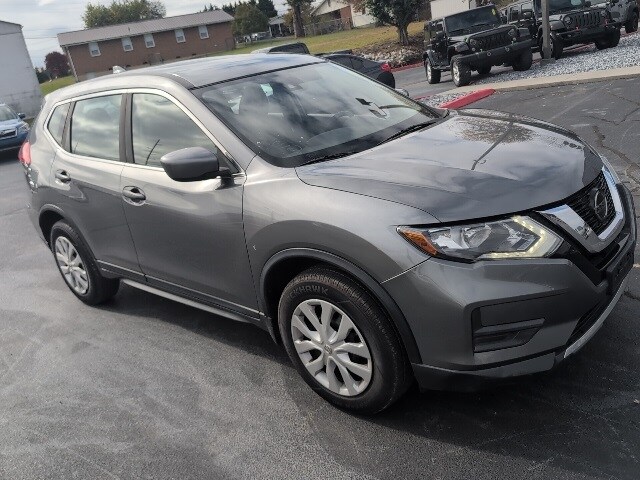 2019 Nissan Rogue S photo 2